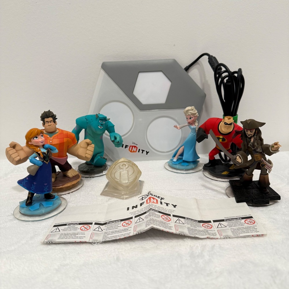 Disney Infinity INF-8032386 Multi-Platforms V9.09 Portal Base Pad w/ 6‎ Figures